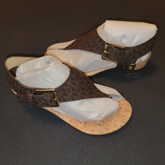 Michael Kors Sandles 6 - Picture 1 of 3
